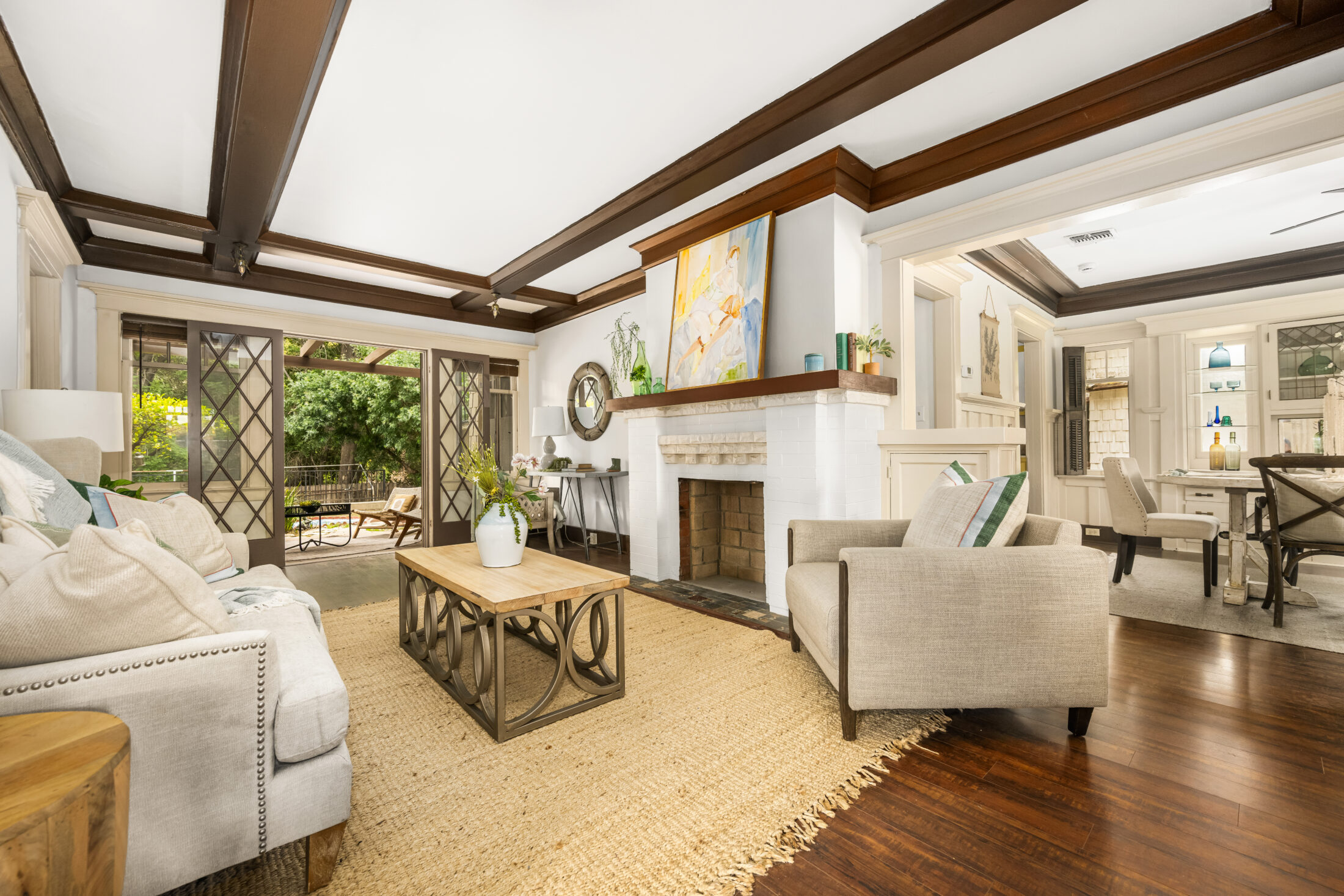 1559 Diamond Living and Dining Rooms